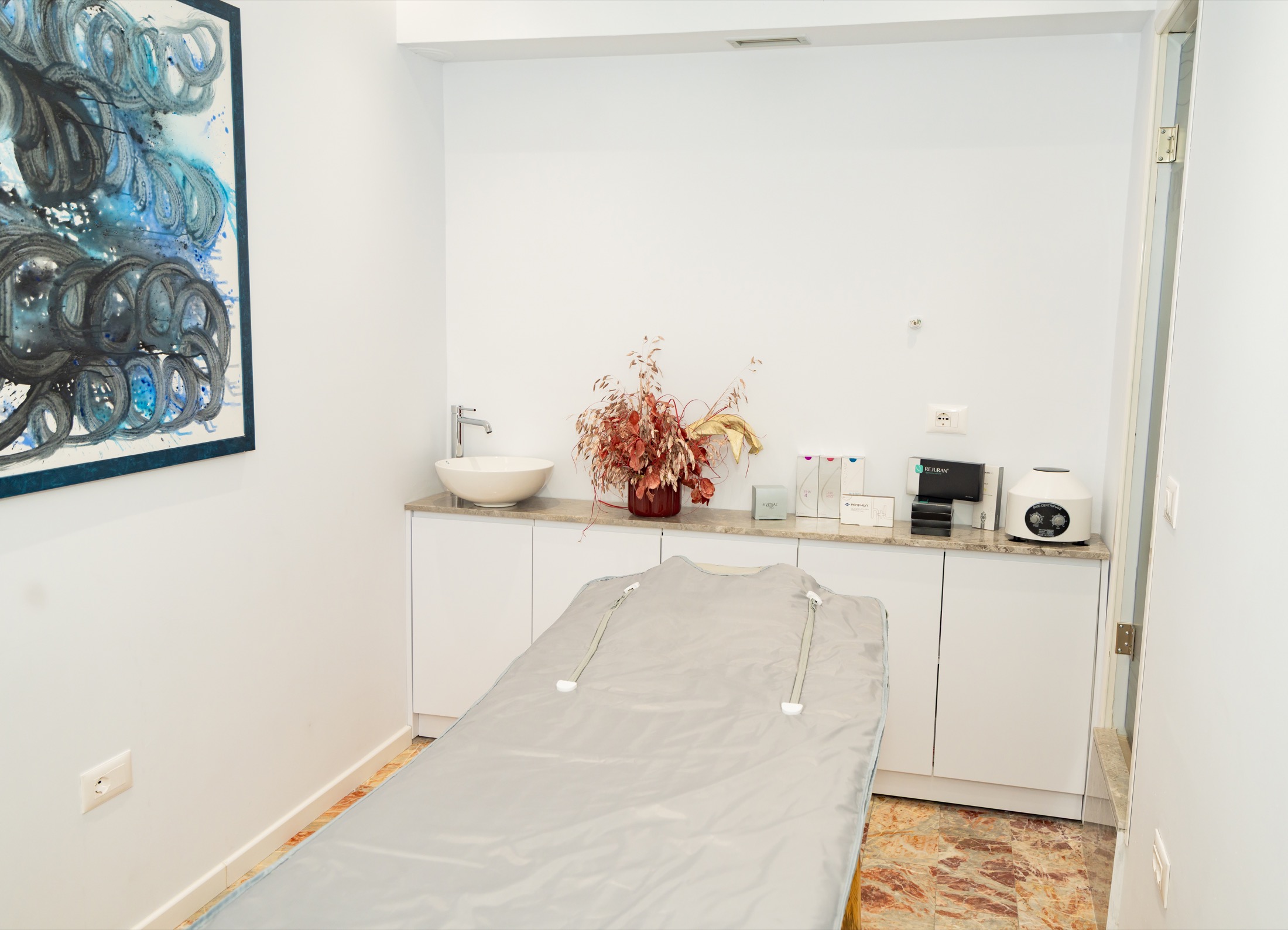 Ambient për trajtime trupi në Perla Skin Clinic